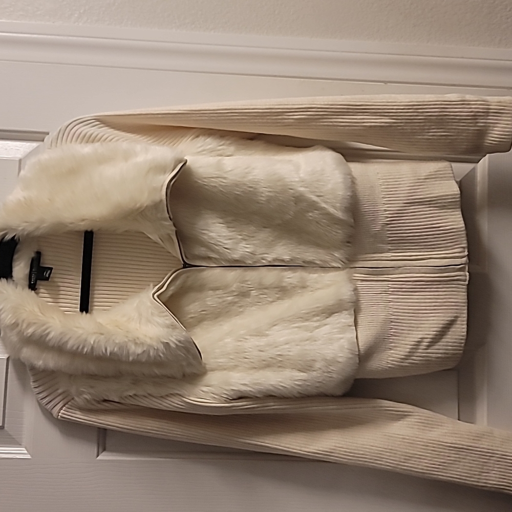 Cream faux fur zipper sweater jacket